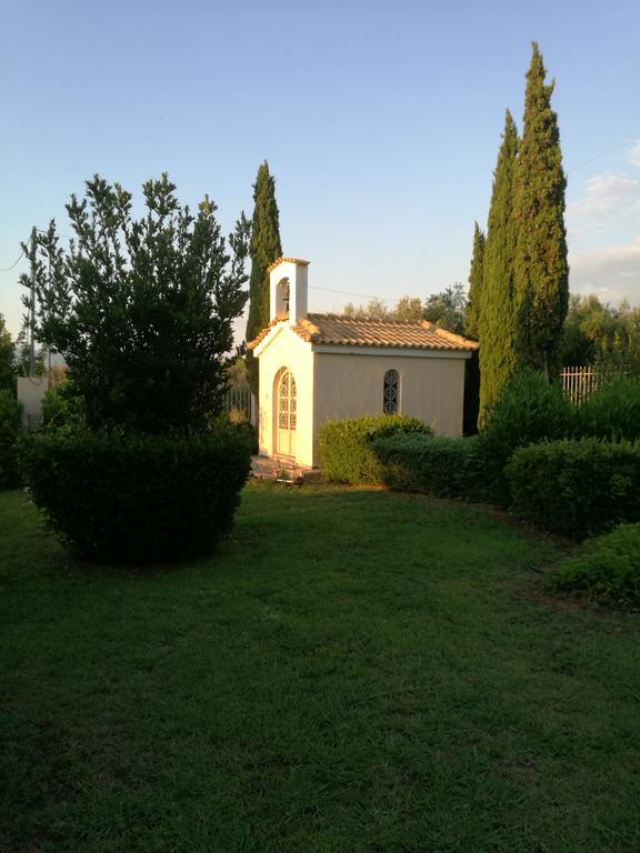 Luxury Flora Kiparissia Villa *
