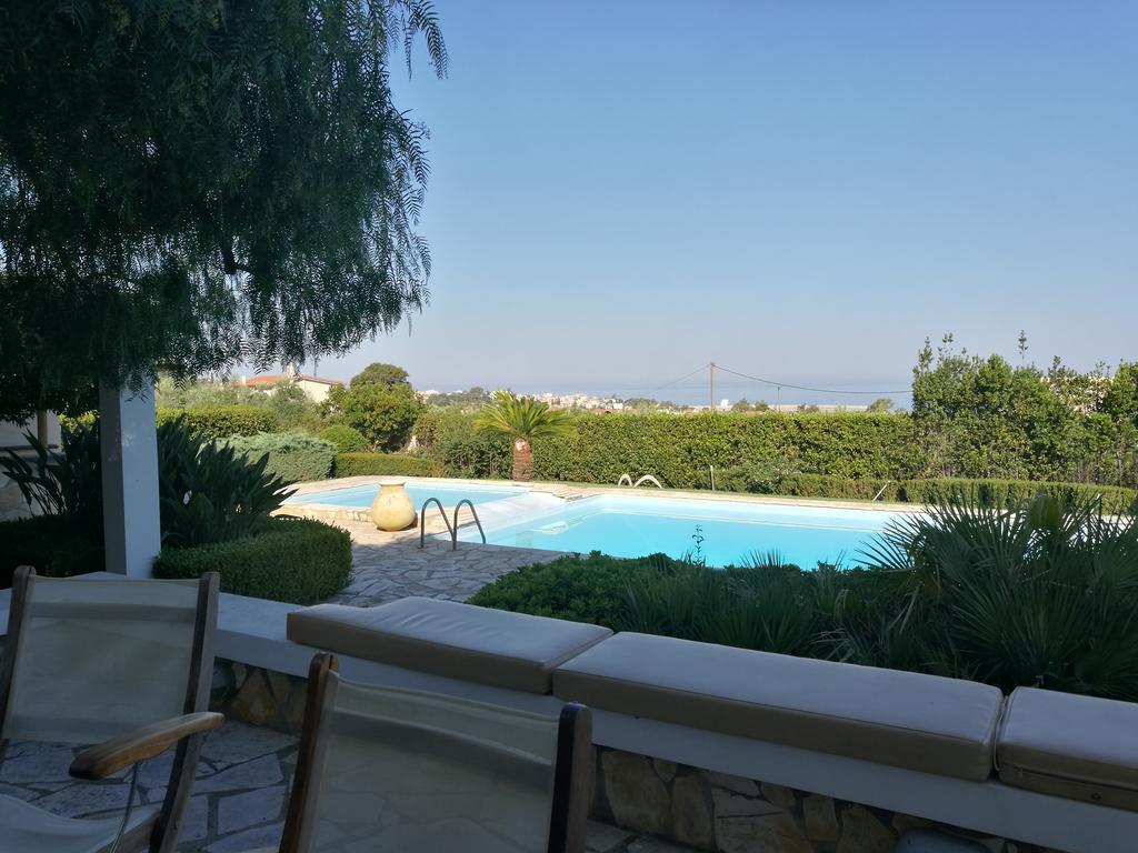 Luxury Flora Kiparissia * Kyparissia