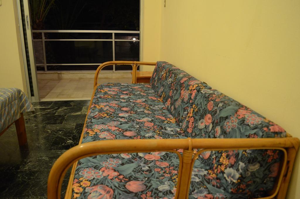 Kineta Apartments *