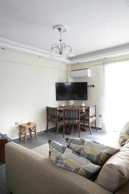 Elegant Flat In Athenian Riviera