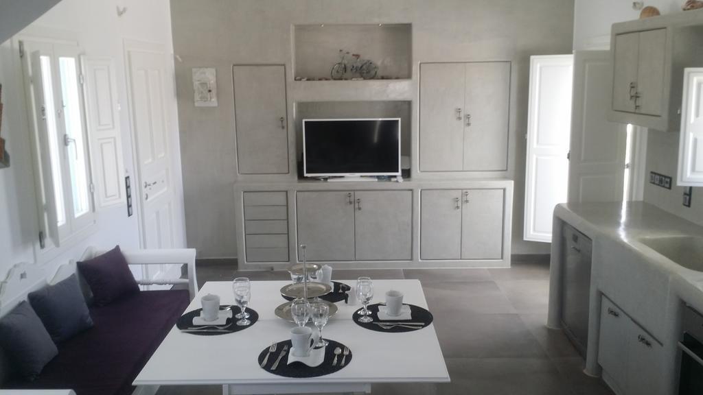 Santoxenia Luxury Villa Kamari (Santorini)