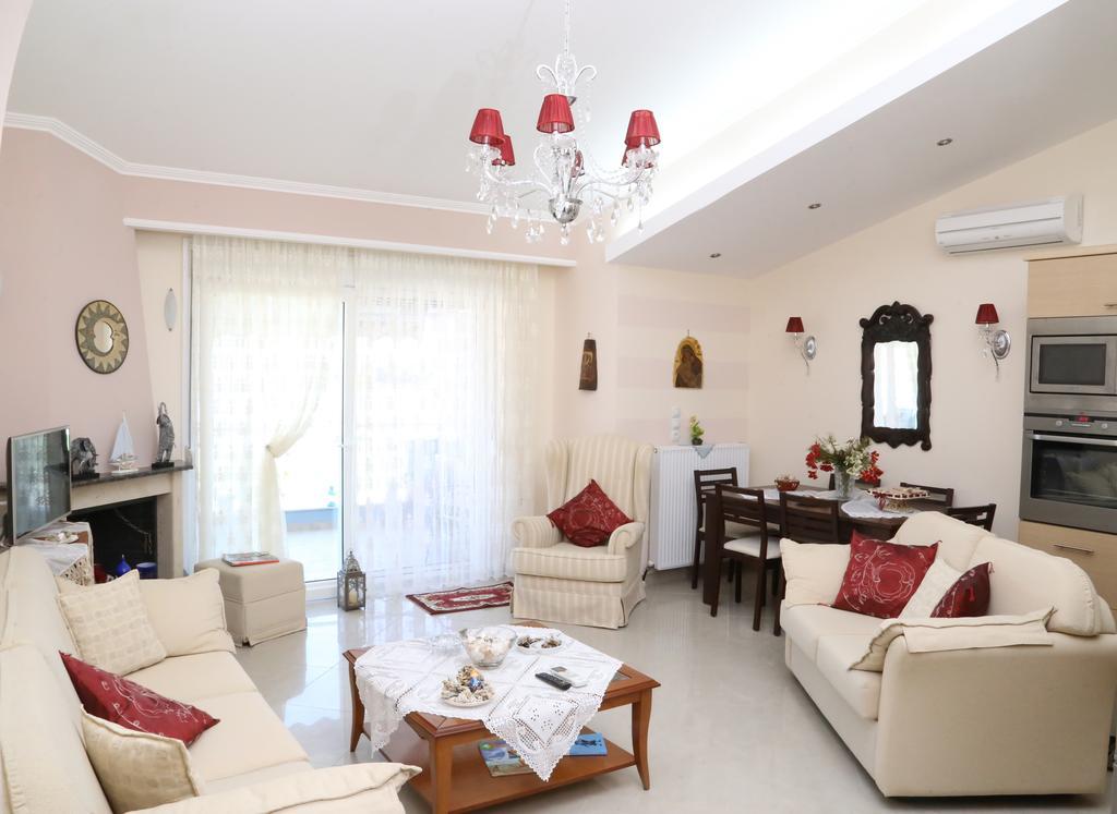 Athina Luxury Apartment Keramoti (Macedonia)