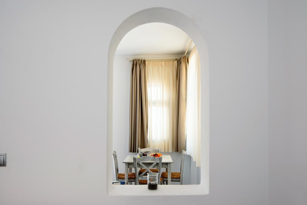 George Santorini Perivolos (Santorini)