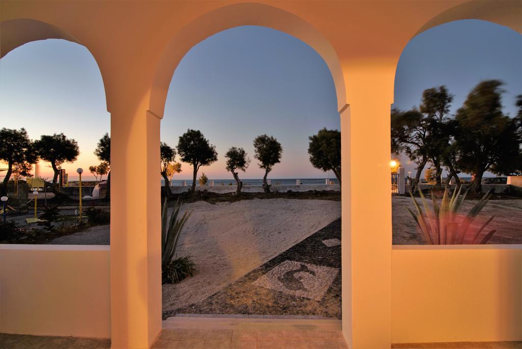 Villa George Santorini