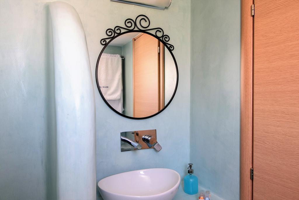 Villa George Santorini
