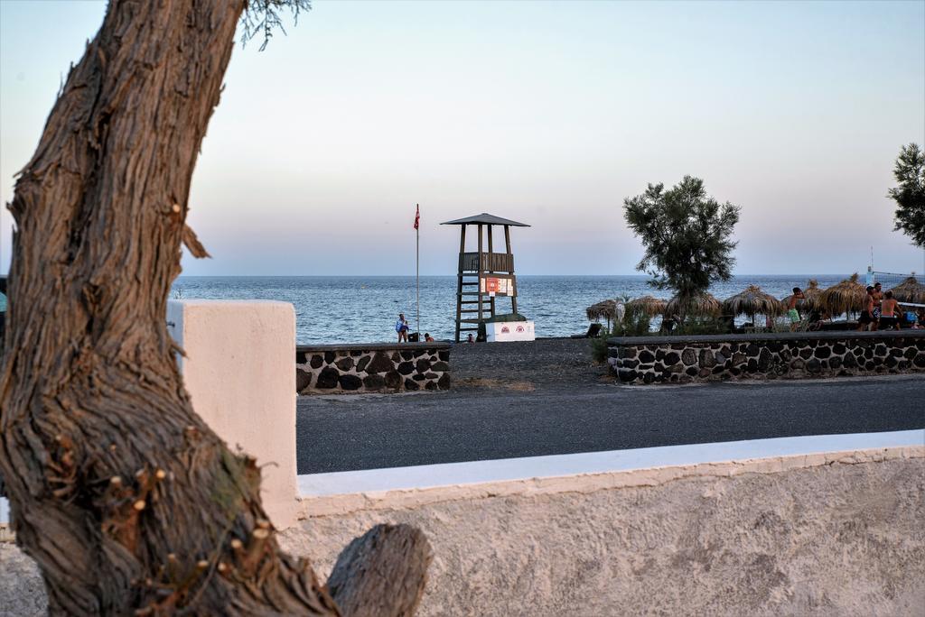 George Santorini Perivolos (Santorini)