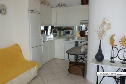 Amoni Sea View Maisonette *