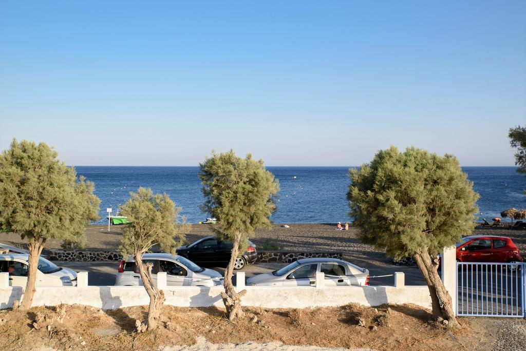 George Santorini Perivolos (Santorini)