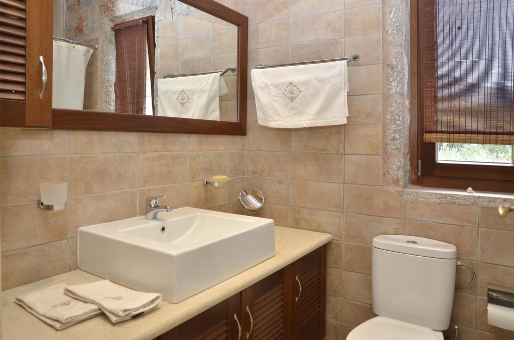 -perfect For Vacations Poulithra