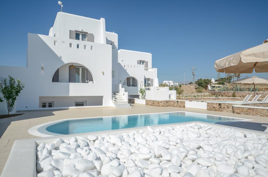 Collection Villa Plaka (Naxos)
