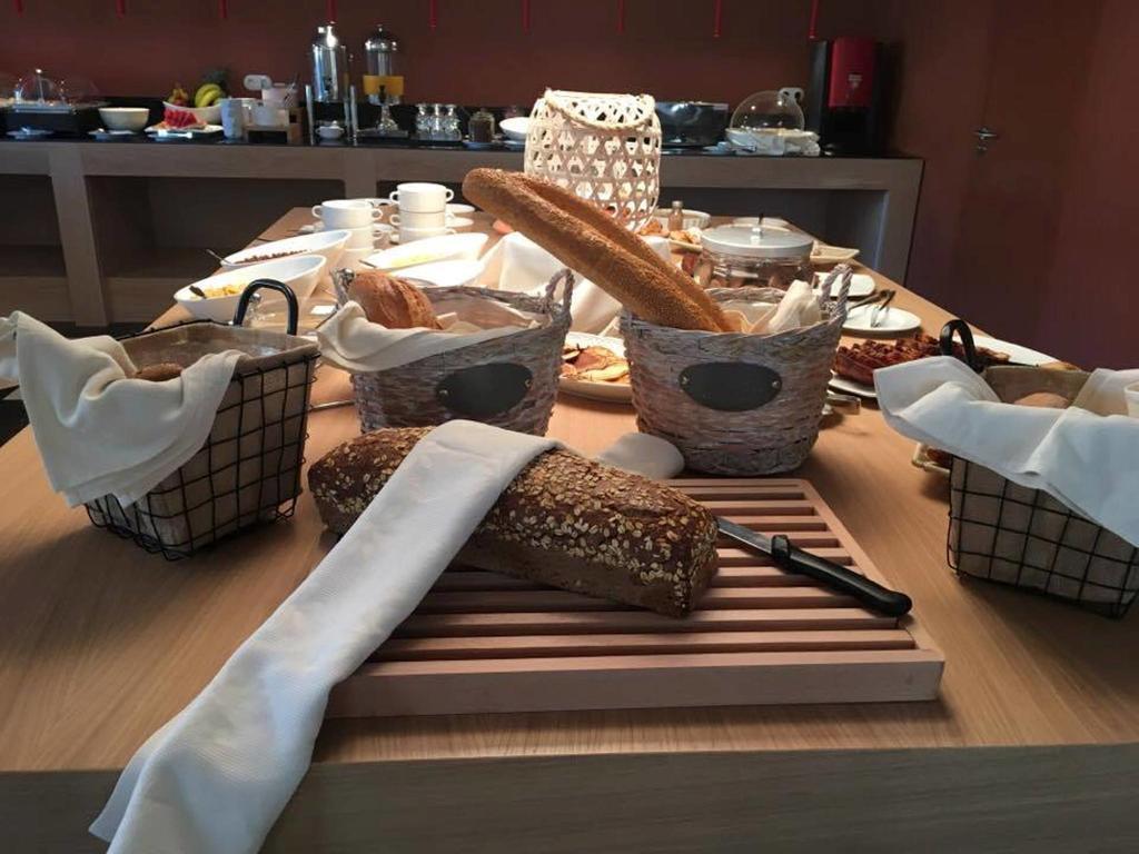 Aenos Hotel 4*