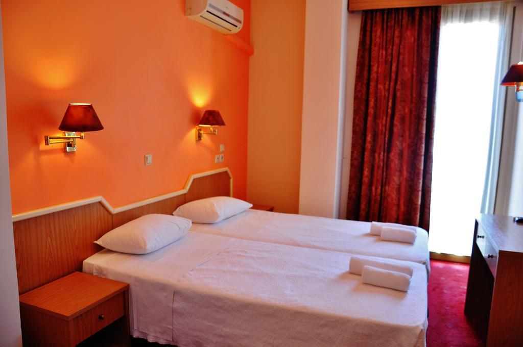 Hotel Iniohos 3*