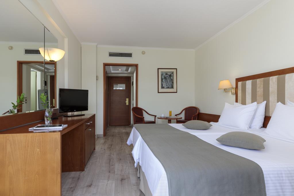 Western Plaza Hotel