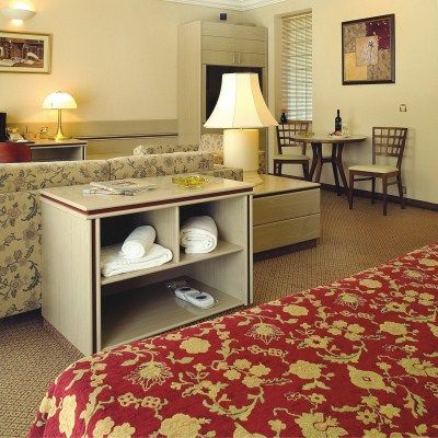 Holiday Suites