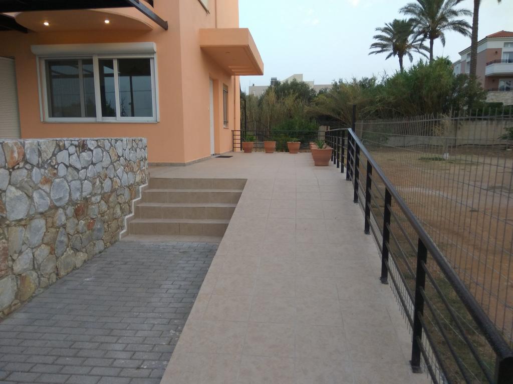 House Near The Sea *