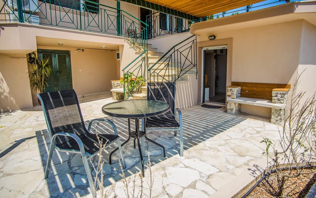 Jlo Villa