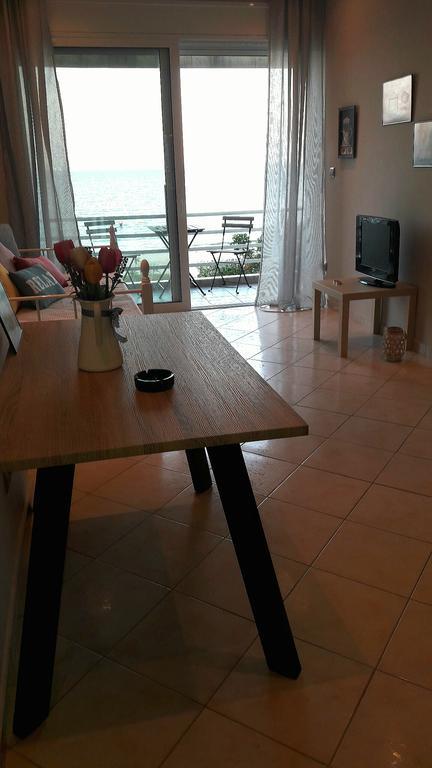 Goldie's By The Sea Apartment
