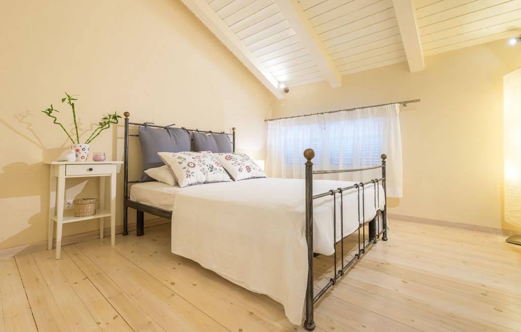 Villa Oliva, In A Serene Location & Private Pool, By Zantewize