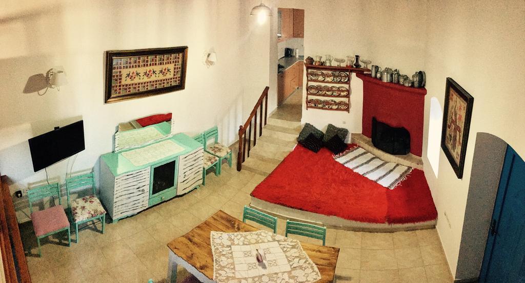 Mariza's Traditional House 1900 Holiday home Soroni