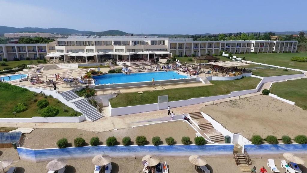 Ramada Plaza By Wyndham Thraki Hotel
