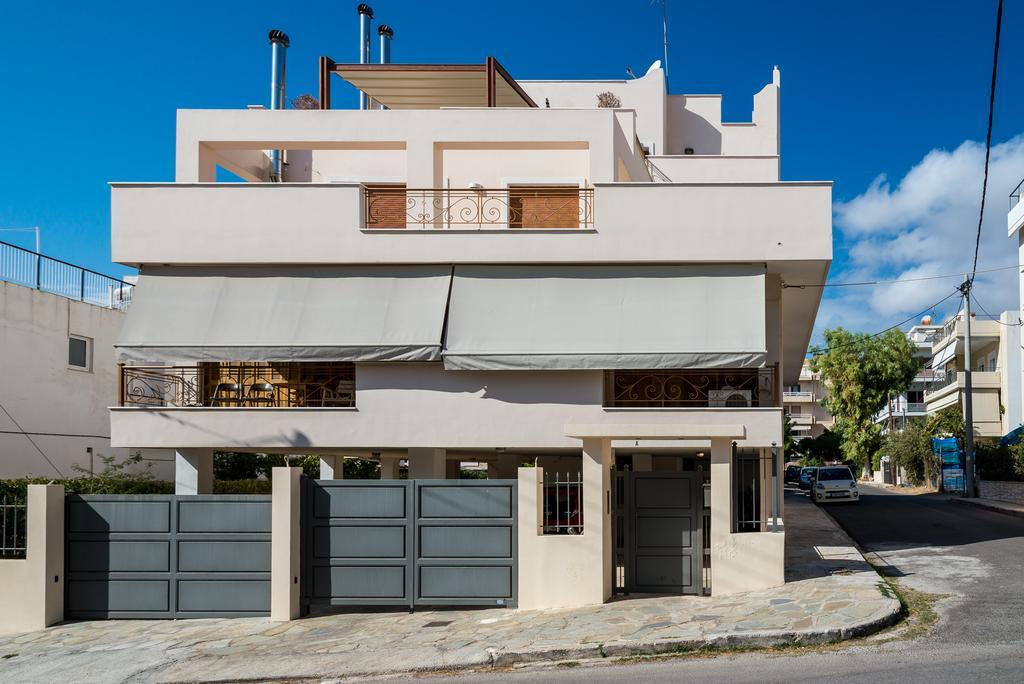 Leo - Unique Glyfada Apartment Athens
