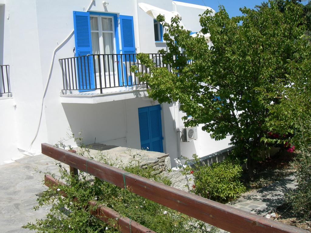 Guest house Bizas & Parikia (Paros)