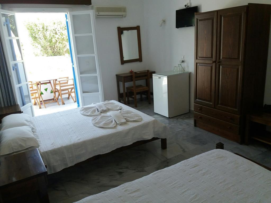 Bizas & Guest house Parikia (Paros)