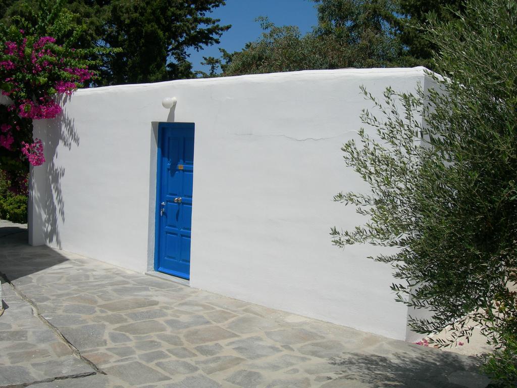 Bizas & Guest house 3*