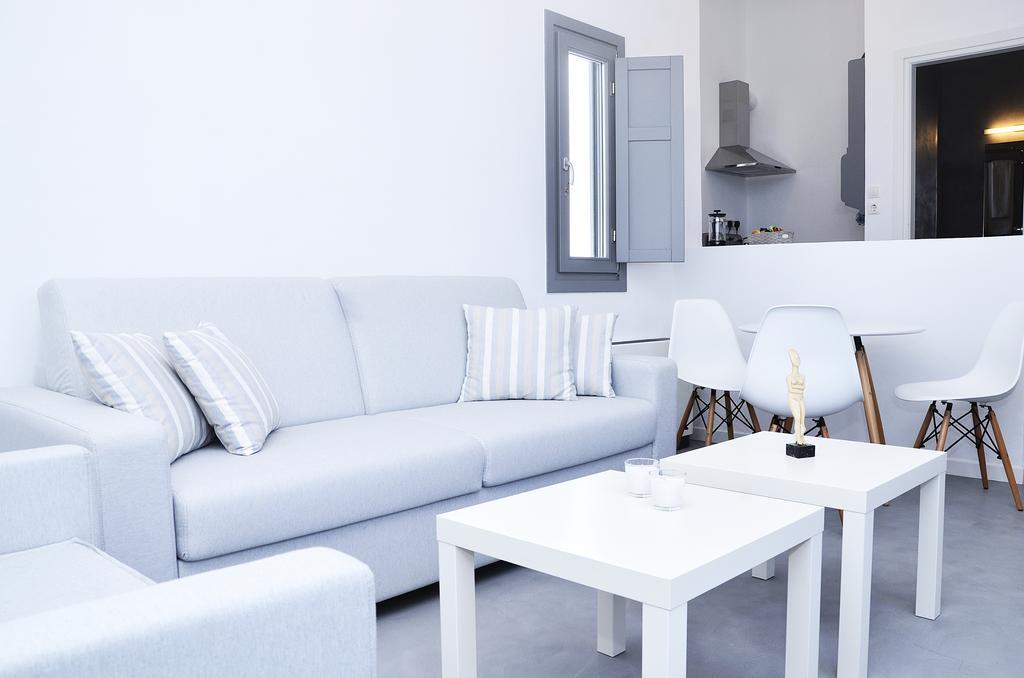 Ionathan Apartment