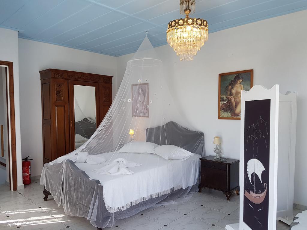 Mantalena Skyros