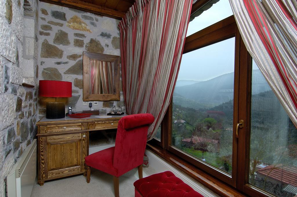 Hotel Emotions Country Voutiron