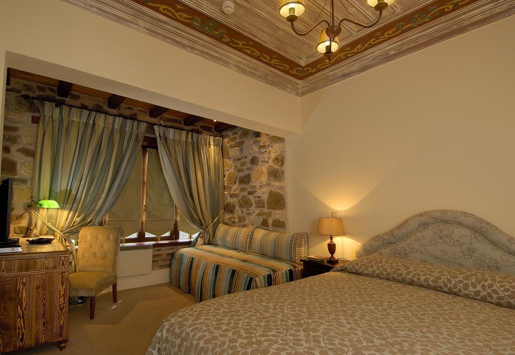 Emotions Country Hotel