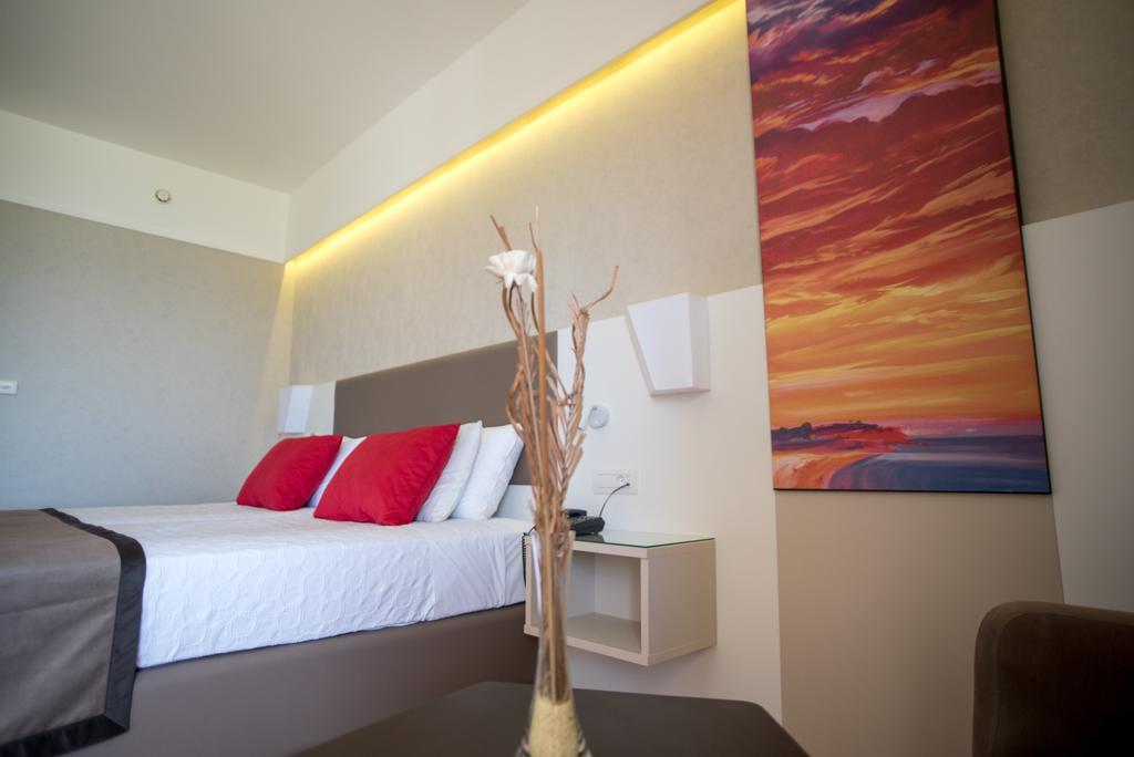 Ramada Plaza By Wyndham Thraki 5*