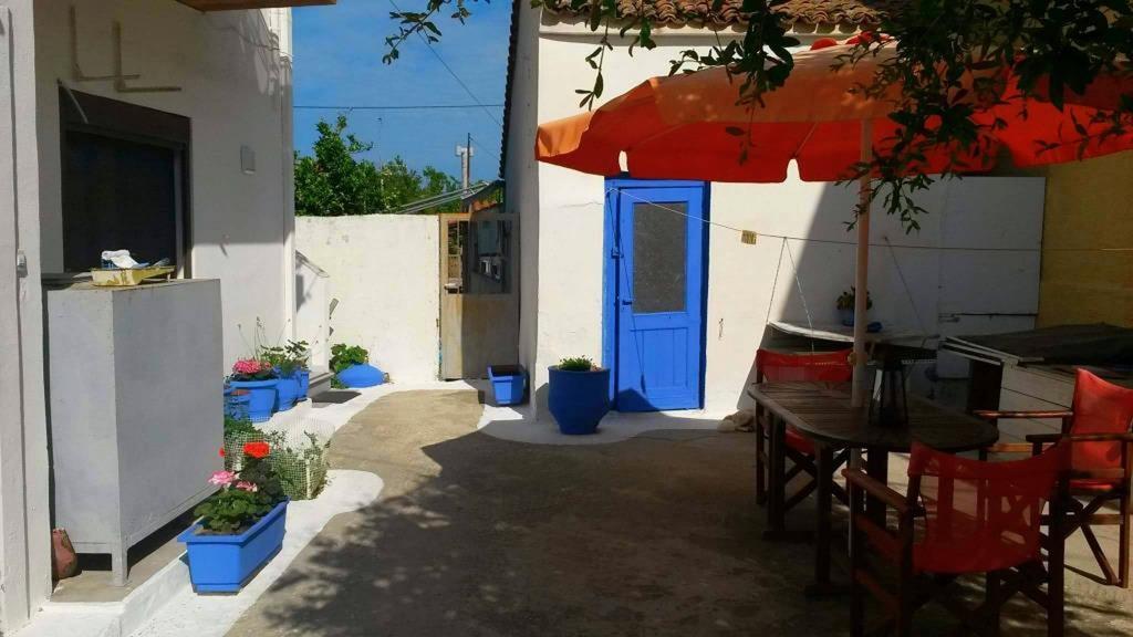 Kostas - ενοικιαζόμενα με κουζινάκι Apartment *