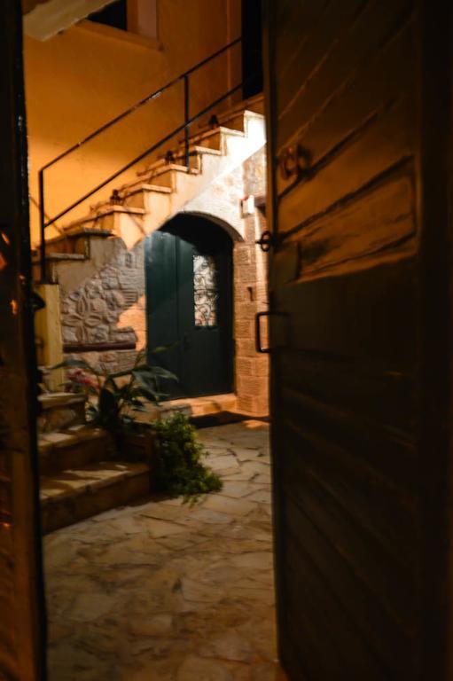 Alexandros Inn