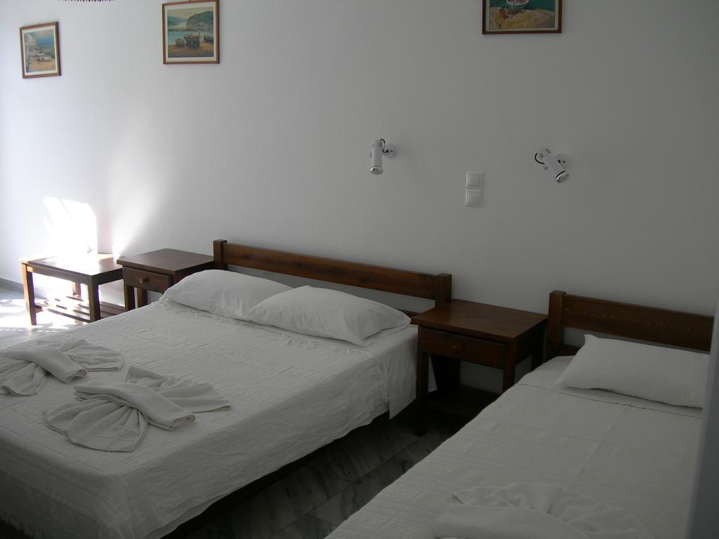 Bizas & 3* Parikia (Paros)