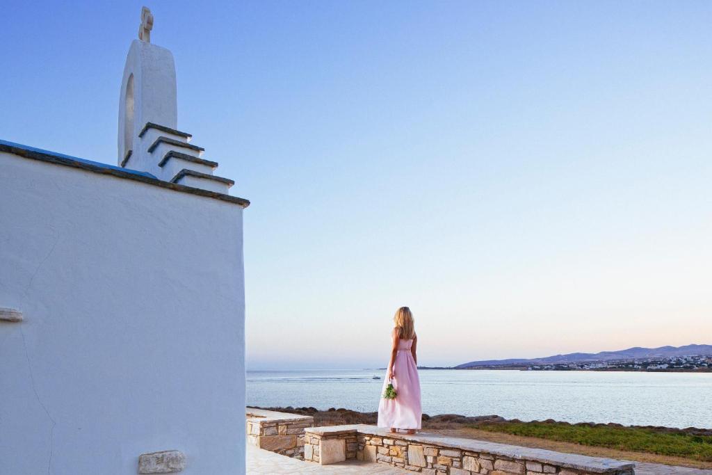 Poseidon Of Paros & 5* Chrisi Akti (Paros)