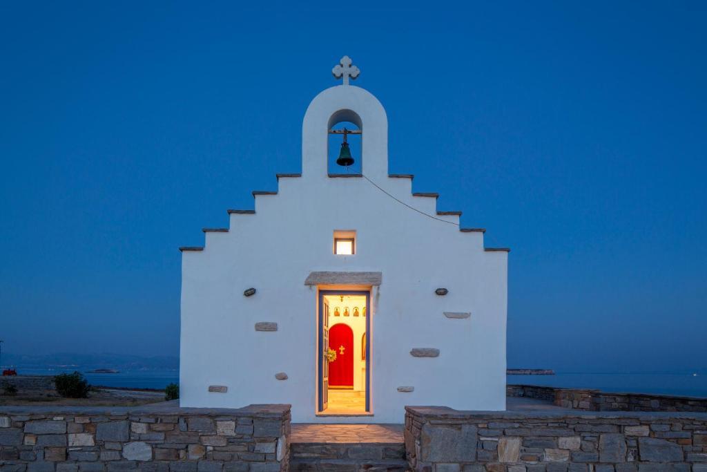 Poseidon Of Paros & Chrisi Akti (Paros)
