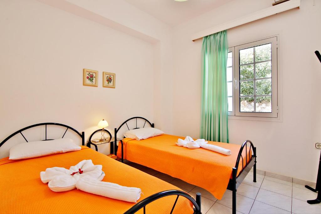 Isadora * Almyrida (Crete)