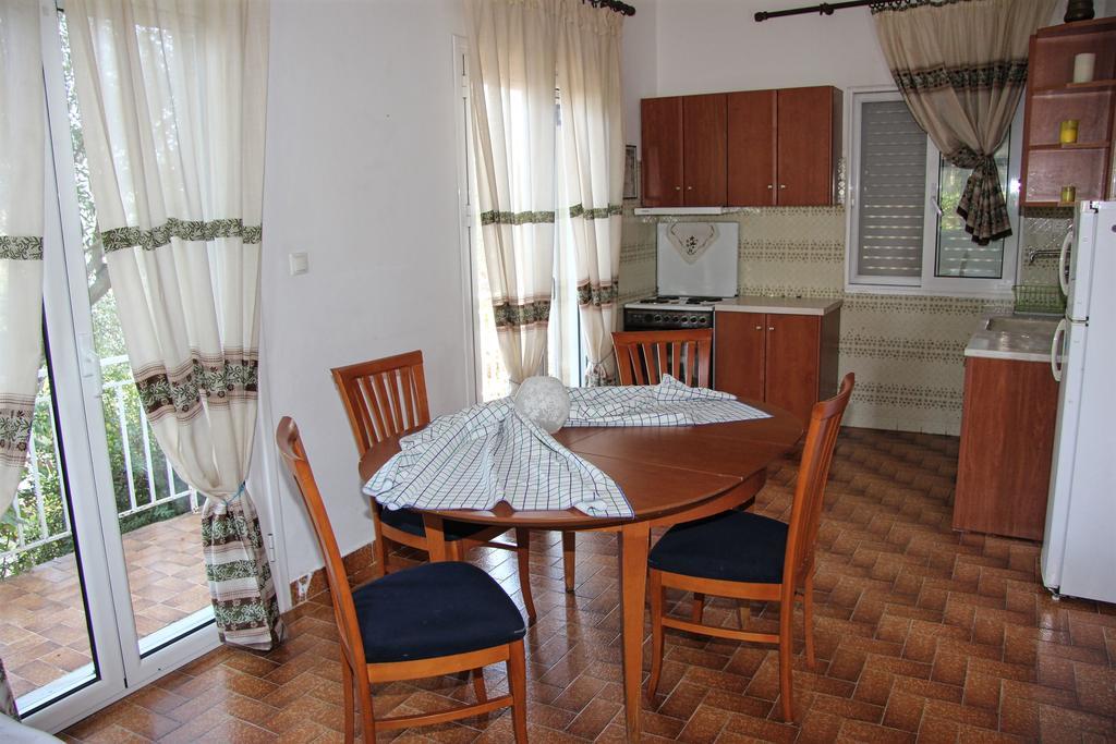 Apartment Eleni *