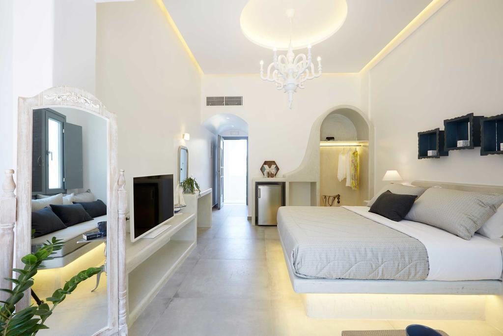 Amara Santorini