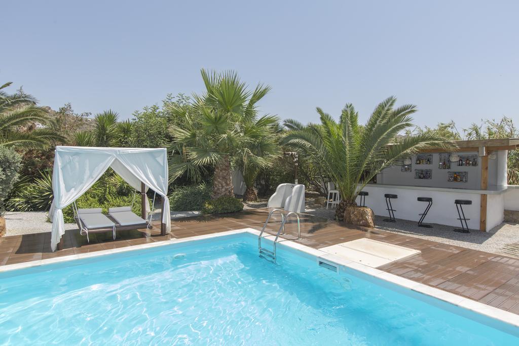 Valena Mare & Plaka (Naxos)