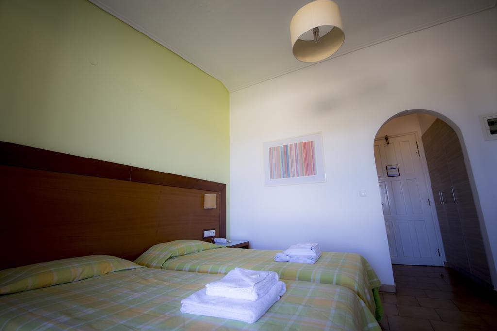 Hotel Navarone Petrochori (Peloponnese)