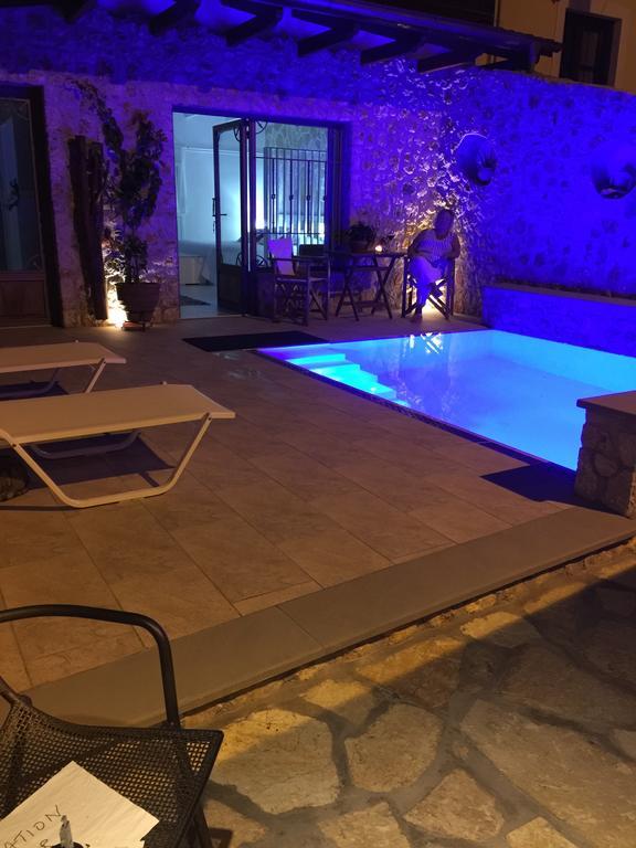 Lithos Villa