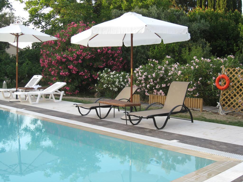 Amalia Acharavi * Acharavi (Corfu)
