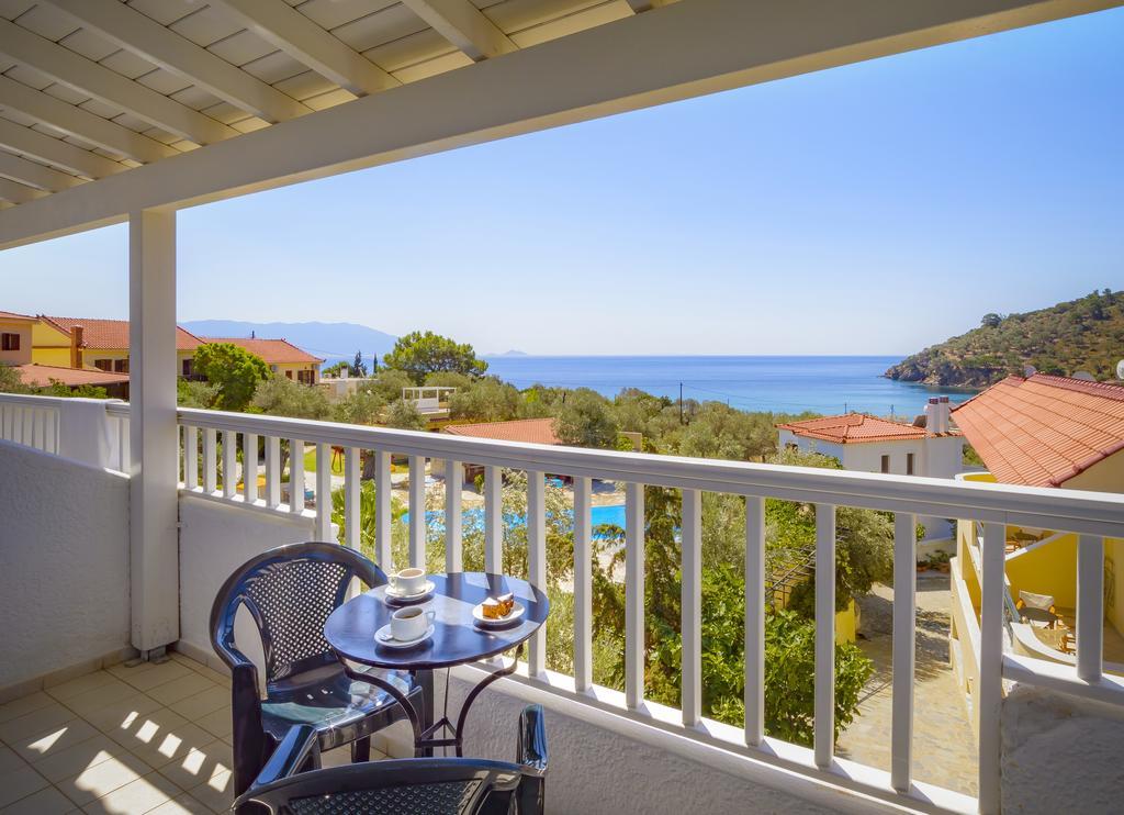 Limnionas Bay Village