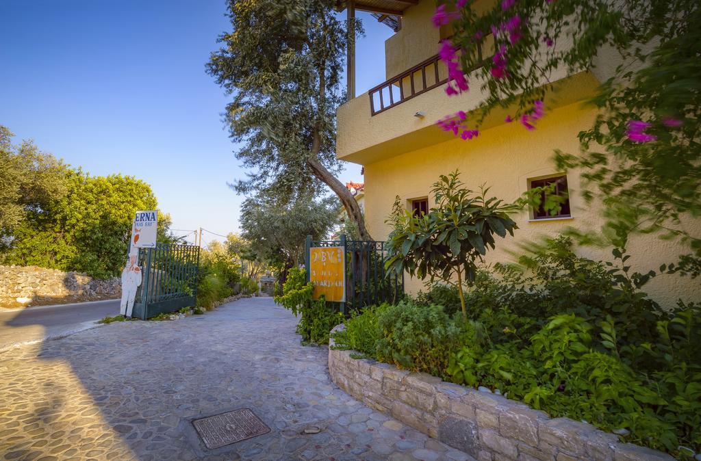 Limnionas Bay Village Aparthotel Marathokampos