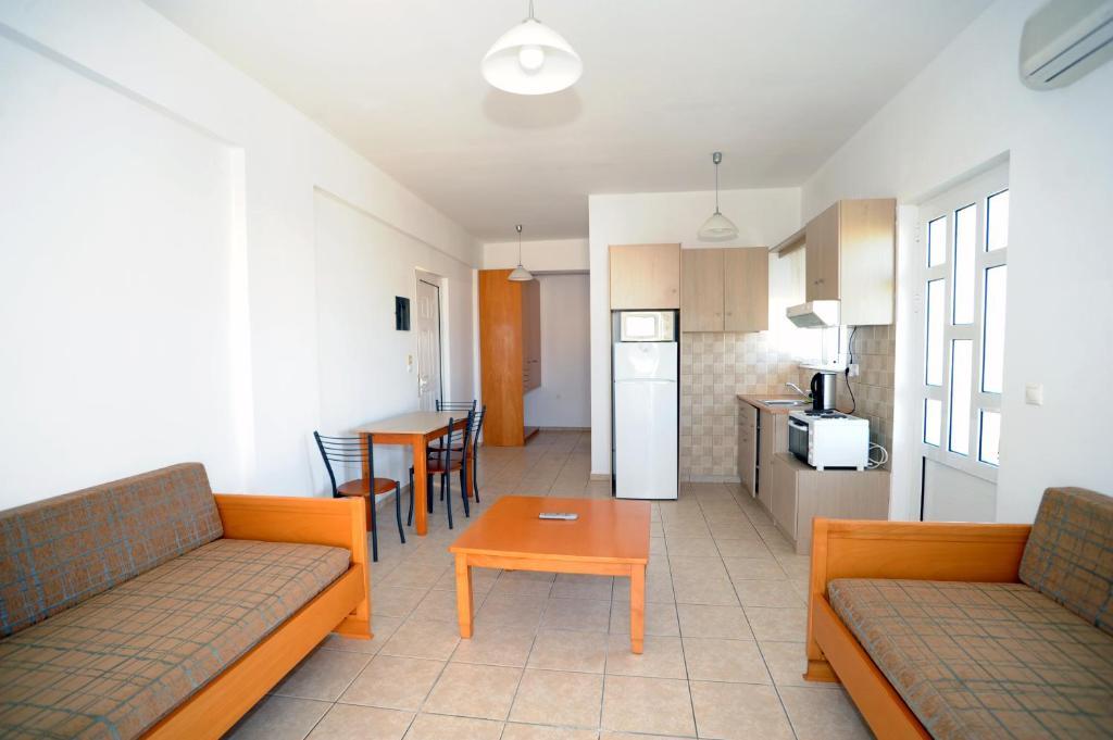 Evilion Aparthotel