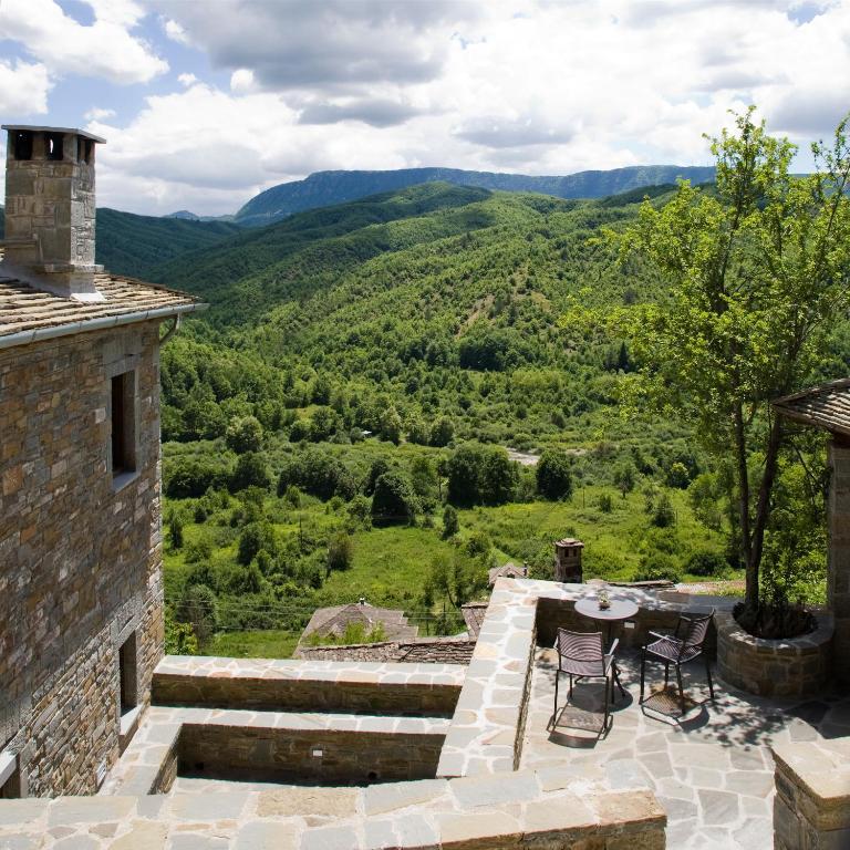 Kipi Suites 4*