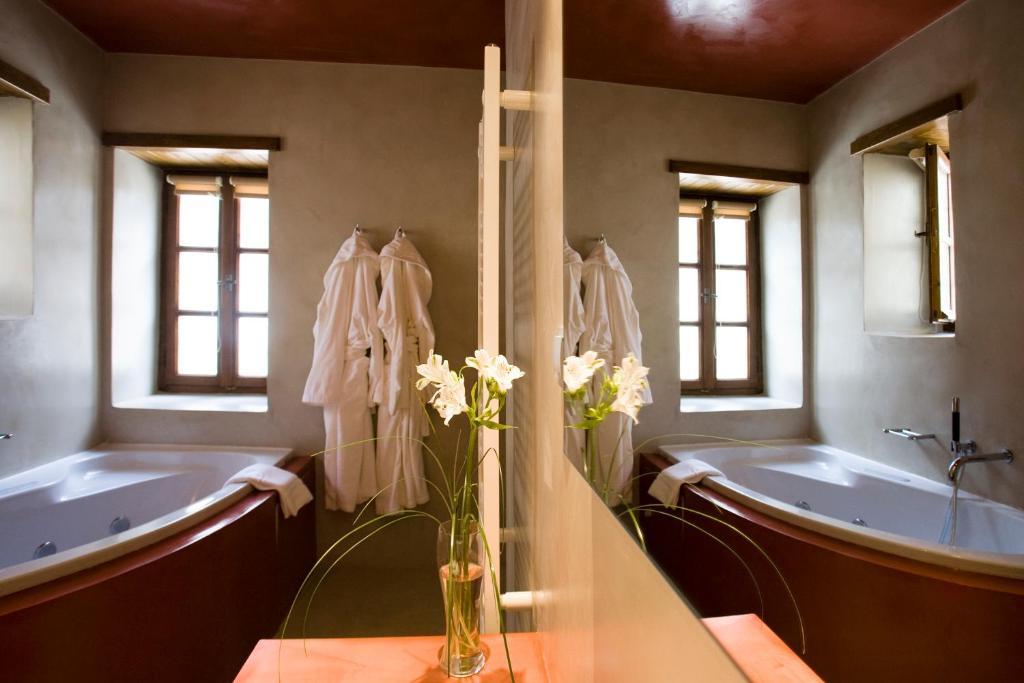 Kipi Suites 4*